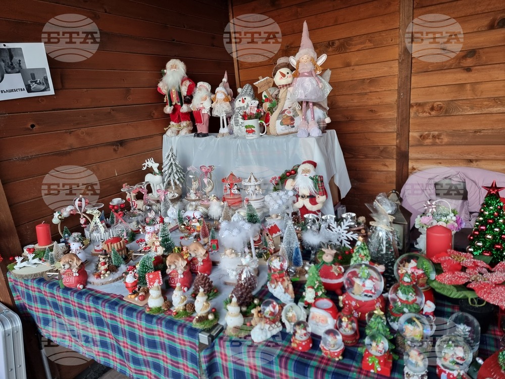 Трън - Дядо Коледа - посещение с ретроавтомобил