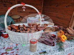 Трън - Дядо Коледа - посещение с ретроавтомобил