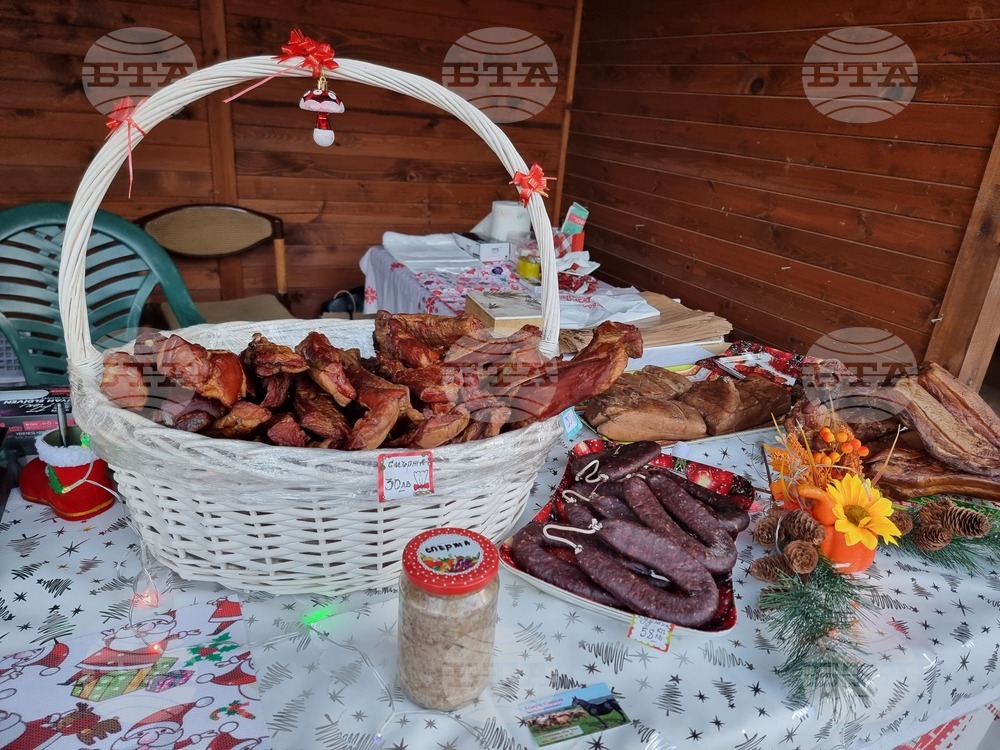 Трън - Дядо Коледа - посещение с ретроавтомобил