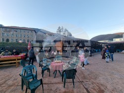 Трън - Дядо Коледа - посещение с ретроавтомобил