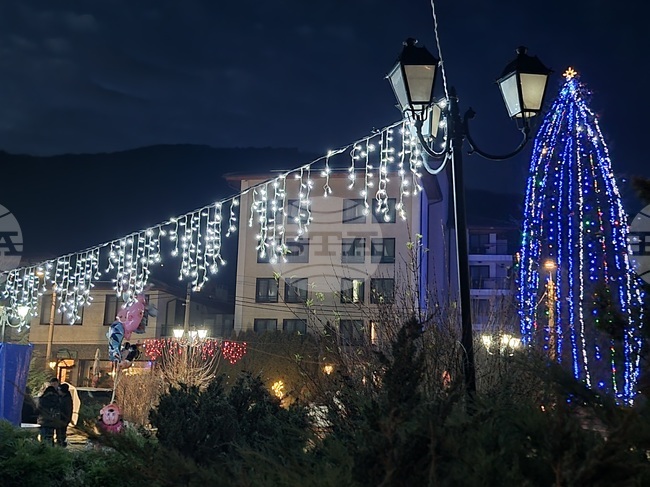 Зимен празник в духа на маскарадните игри ще се проведе в Трън за шести път