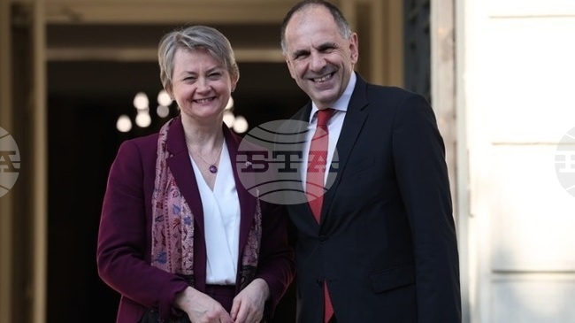 АНА-МПА: Гръцкият външен министър се срещна с британския си колега в Атина, сред повдигнатите въпроси бяха и скулптурите от Партенона