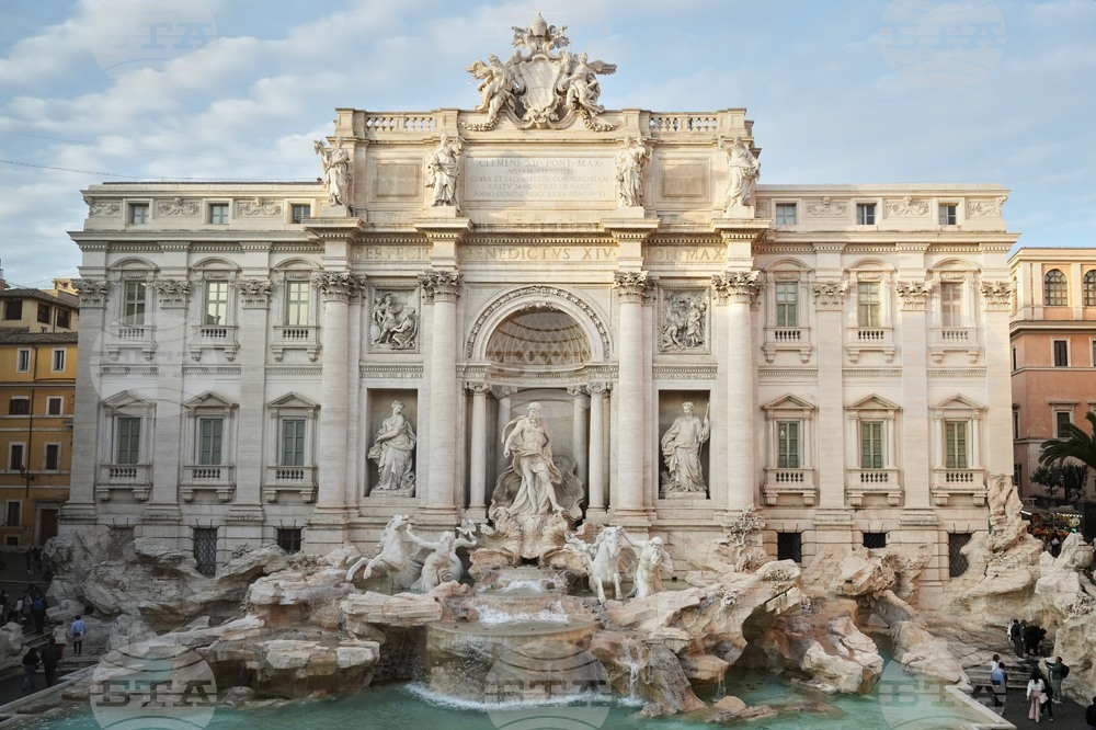 Italy Trevi Fountain