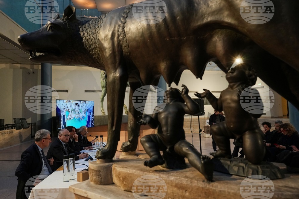 Italy Trevi Fountain