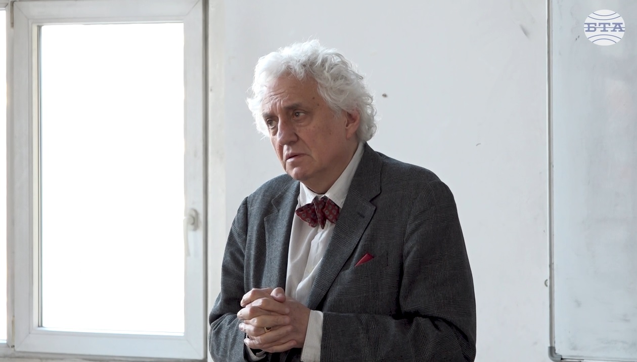 С броя на японски език списание ЛИК осъществи междукултурна комуникация, каза доц. Георги Лозанов пред студенти от специалност „Японистика“ в СУ