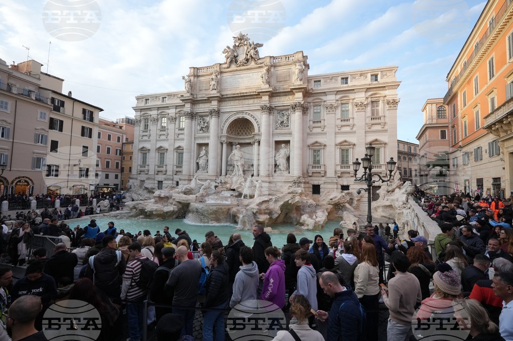 Italy Trevi Fountain