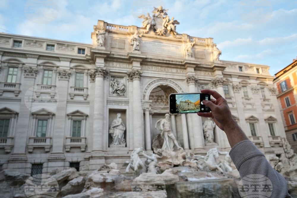 Italy Trevi Fountain
