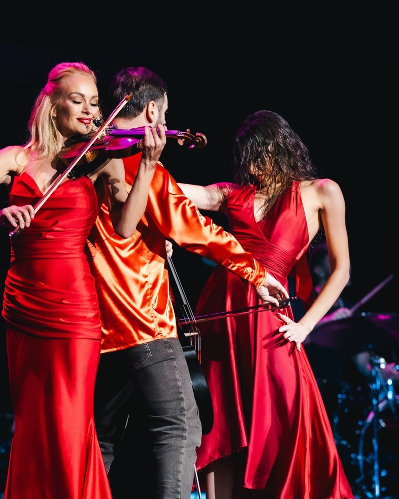 Примабалерина и световнопризната цигуларка са сред гостите на Хаусер в София