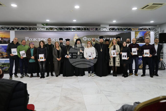 Конкурсът на сп. „Духовен път“ на Пловдивската митрополия подава ръка на талантливи фотографи, каза архимандрит Максим