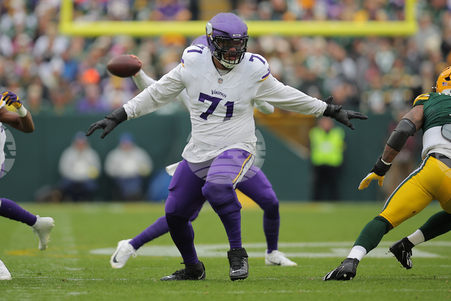 Vikings Darrisaw Football