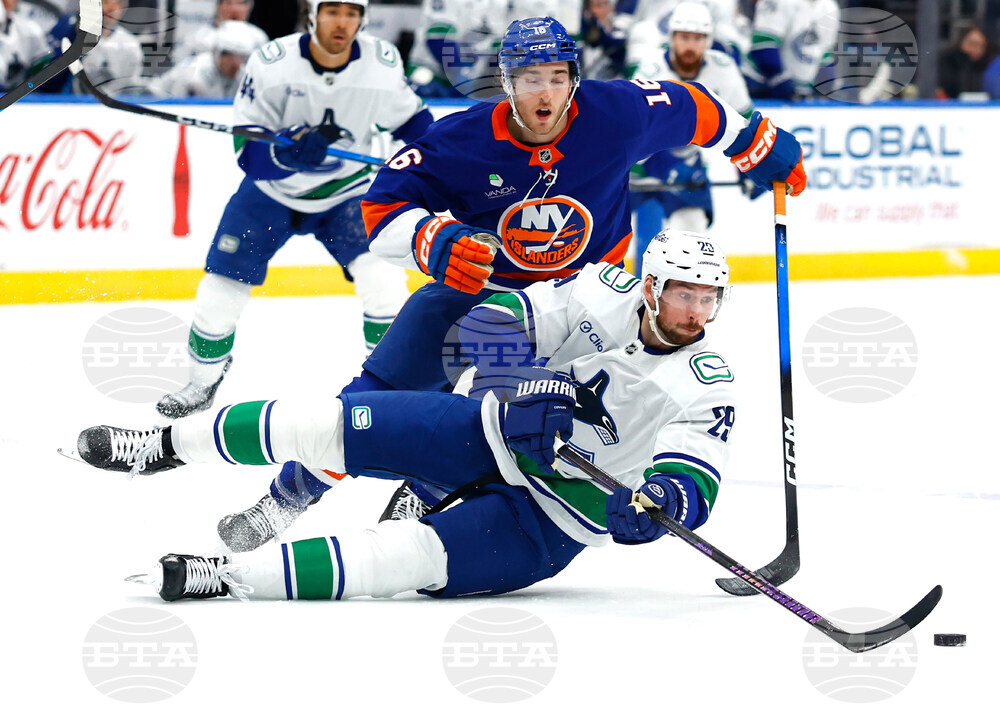 Canucks Islanders Hockey