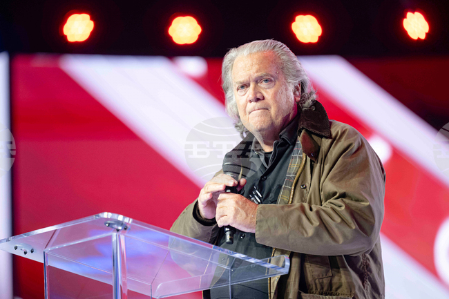 Администрацията на Тръмп иска да отмени присъдата срещу бившия му съветник Стив Банън