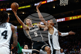 Spurs Hawks Basketball