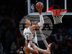 Spurs Hawks Basketball