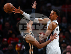 Spurs Hawks Basketball