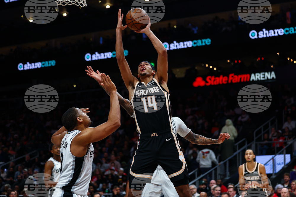 Spurs Hawks Basketball