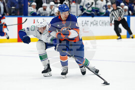 Canucks Islanders Hockey