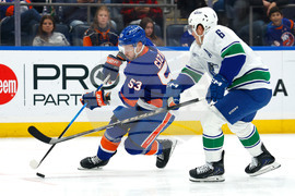 Canucks Islanders Hockey