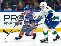 Canucks Islanders Hockey