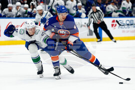 Canucks Islanders Hockey