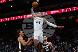 Spurs Hawks Basketball