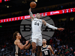 Spurs Hawks Basketball