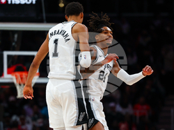 Spurs Hawks Basketball