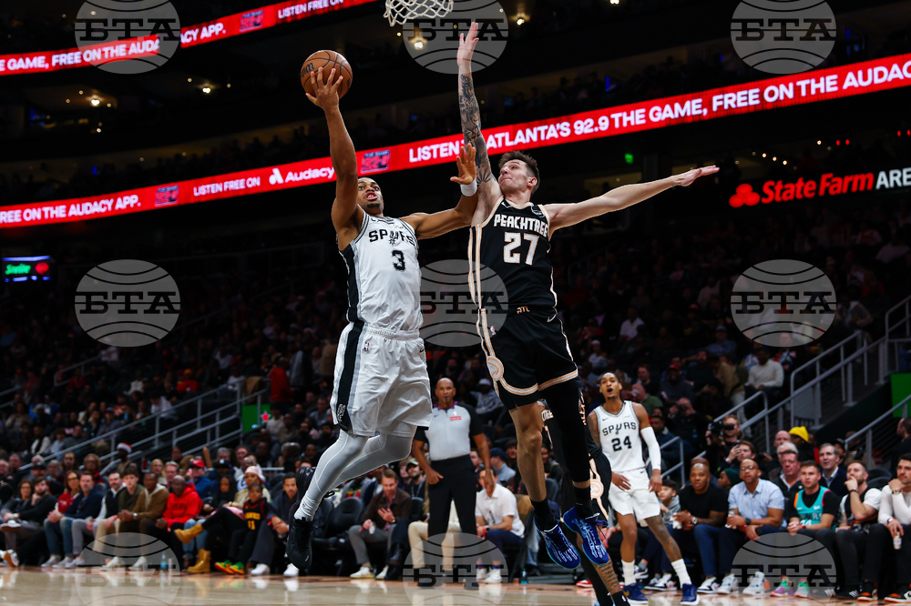 Spurs Hawks Basketball