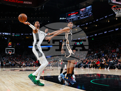 Spurs Hawks Basketball