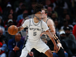 Spurs Hawks Basketball