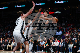 Spurs Hawks Basketball