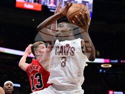 Bulls Cavaliers Basketball