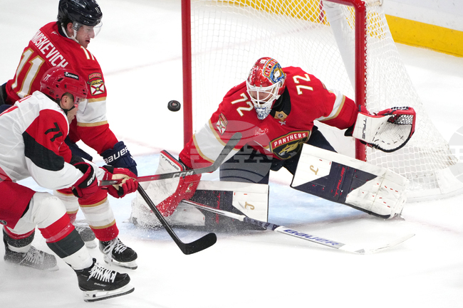 Флорида се наложи над Каролина след изпълнение на дузпи в двубой от НХЛ