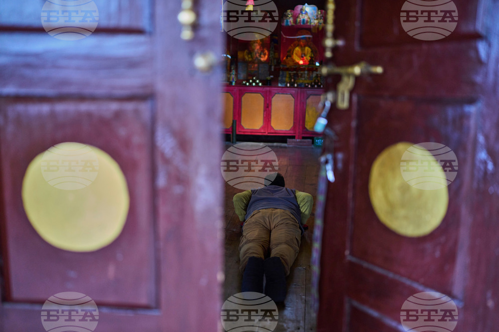 Digital Cage Nepal Photo Essay