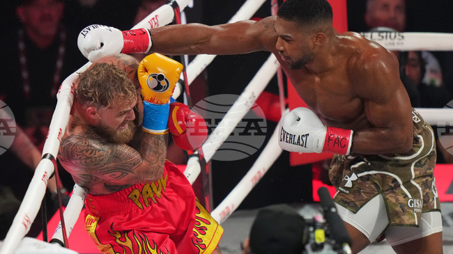 Антъни Джошуа очаквано спечели срещу Джейк Пол с технически нокаут в шестия рунд