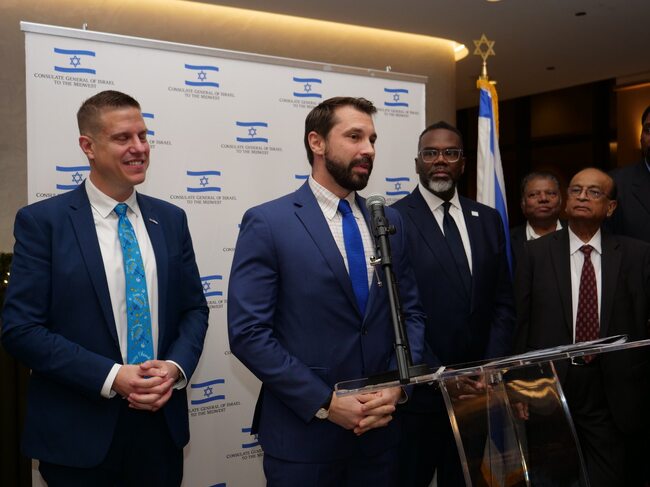 Светослав Станков, консул на Република България в Чикаго, САЩ: Ханука – празник на светлината и надеждата 