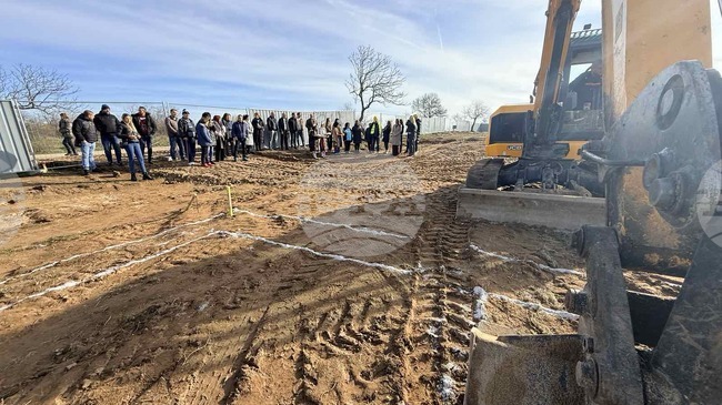 Направена беше първа копка на строителството на два социални дома в тополовградските села Радовец и Устрем