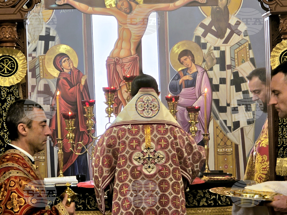 Сливен - храм „Св. Петка“ - празнична литургия