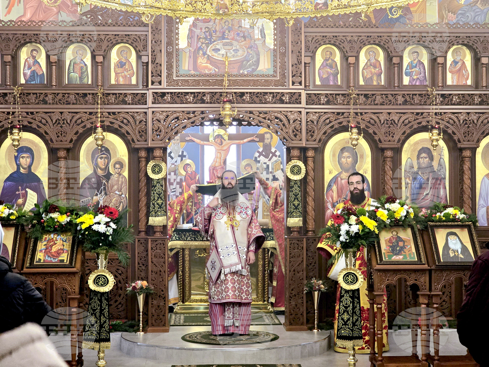 Сливен - храм „Св. Петка“ - празнична литургия