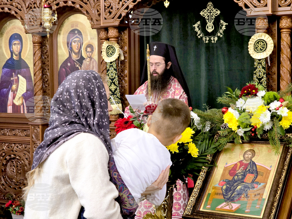 Сливен - храм „Св. Петка“ - празнична литургия