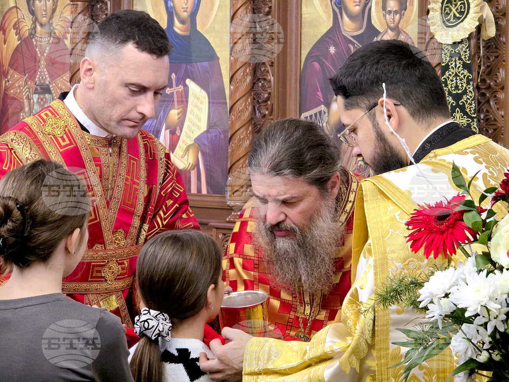 Сливен - храм „Св. Петка“ - празнична литургия