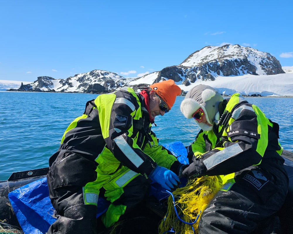 БАИ: Морските биолози на антарктическата ни база приключват теренната работа в акваторията на о-в Ливингстън