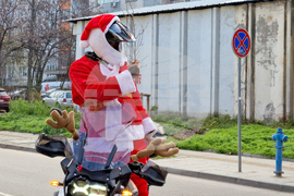 Пловдив - мото обиколка - подаръци - деца