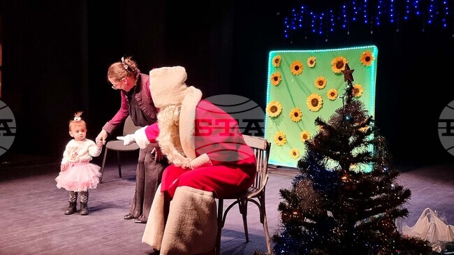 Благотворителна инициатива подари коледен празник за специалните деца на Смолян