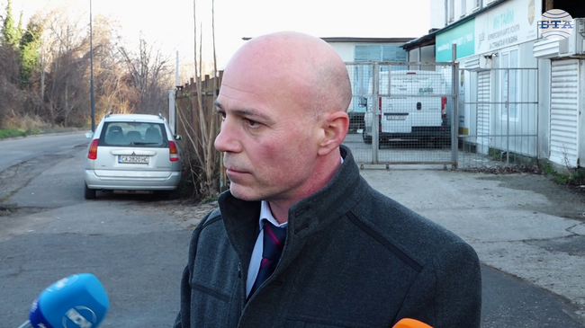 Двама братя са задържани за над 400 кг тютюн за наргиле без бандерол на предполагаема стойност над 100 хиляди лева, съобщи началникът на 7 РУ