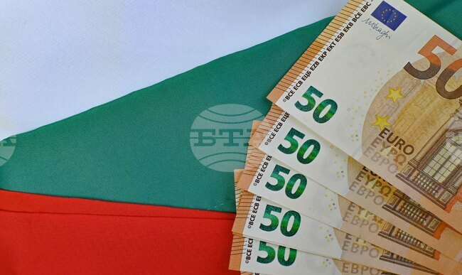 Влизането на България в еврозоната е нов неуспех за Москва, пише сп. "Форин полиси"