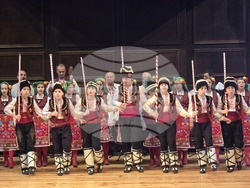 Добрич - Представителна фолклорна танцова студия „Добруджа" - коледен концерт