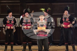 Добрич - Представителна фолклорна танцова студия „Добруджа" - коледен концерт