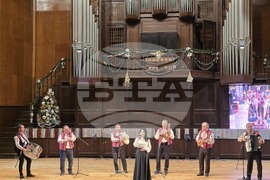 Добрич - Представителна фолклорна танцова студия „Добруджа" - коледен концерт