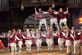 Добрич - Представителна фолклорна танцова студия „Добруджа" - коледен концерт